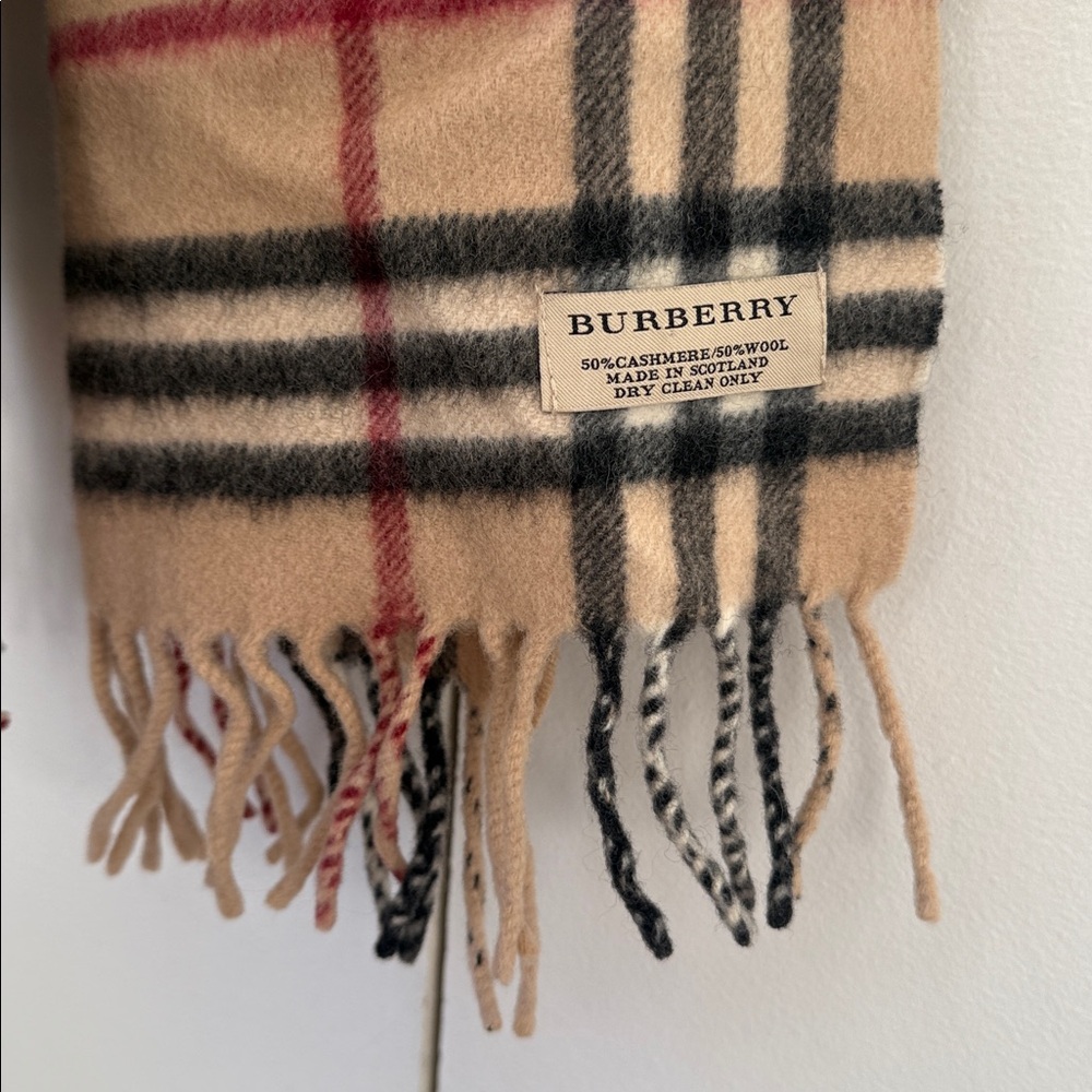 AUTHENTIC Burberry Plaid Scarf with Fringe - Picture 2 of 2